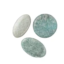 Amazonit Scheibenstein aus Madagaskar in grün-türkiser Farbe, ca. 4,5 bis 6 cm groß.