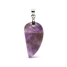 Laden Sie das Bild in den Galerie-Viewer, Engelsflügel Anhänger aus Amethyst mit Metallöse

