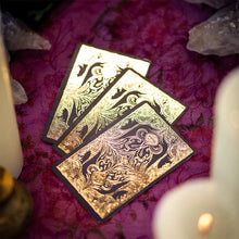 Laden Sie das Bild in den Galerie-Viewer, Sagrada Madre Tarot de Marsella – Räucherstäbchen Vanille &amp; Weihrauch mit 2 Tarotkarten
