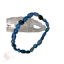 Laden Sie das Bild in den Galerie-Viewer, Armband Disthen blau – Klarheit &amp; innere Ausrichtung
