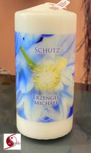Laden Sie das Bild in den Galerie-Viewer, Engelalm Energiekerze „Michael“ – Ich bin Glaube &amp; Vertrauen (15 x 7 cm)
