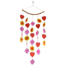 Laden Sie das Bild in den Galerie-Viewer, Muschelmobile Blume Engel rot-orange aus Capizmuscheln 24 × 50 cm
