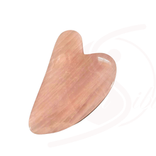 Laden Sie das Bild in den Galerie-Viewer, Gua Sha Massagestein aus Rosenquarz rosa Naturstein für Gesichts- und Hautmassage
