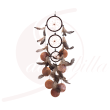 Laden Sie das Bild in den Galerie-Viewer, Traumfänger Mobile Braun mit Capiz-Muscheln 50 cm – Schutz &amp; Harmonie

