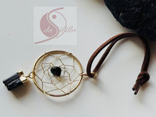 Laden Sie das Bild in den Galerie-Viewer, Dreamcatcher klein mit Schörl – Schutz für Zuhause, Schlaf &amp; Auto (3,5cm)
