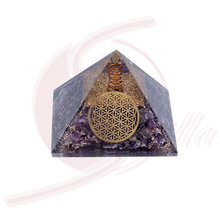 Laden Sie das Bild in den Galerie-Viewer, Orgonit Pyramide mit Amethyst und Blume des Lebens 7 cm
