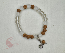 Laden Sie das Bild in den Galerie-Viewer, Mala-Armband Bergkristall – Klarheit &amp; Bewusstheit
